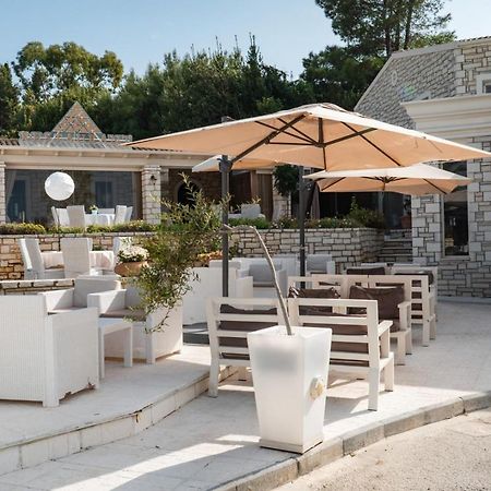 Neptune Sea House - Beachfront Agios Spyridon  외부 사진