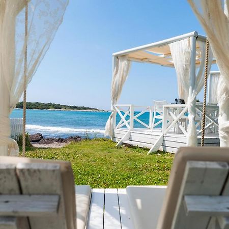 Neptune Sea House - Beachfront Agios Spyridon  외부 사진