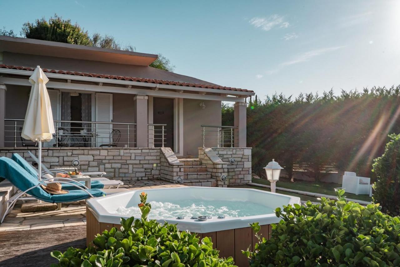 Neptune Sea House - Beachfront Agios Spyridon  외부 사진